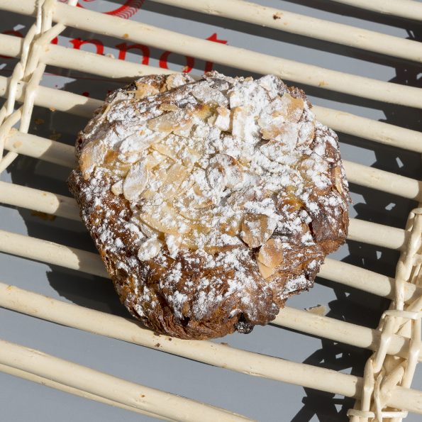 Pain au Chocolat et aux Amandes